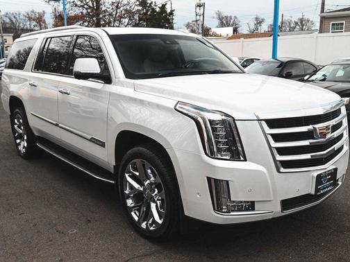 2018 Cadillac Escalade ESV Luxury