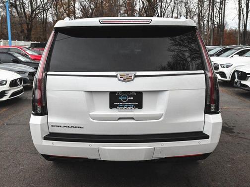 2018 Cadillac Escalade ESV Luxury