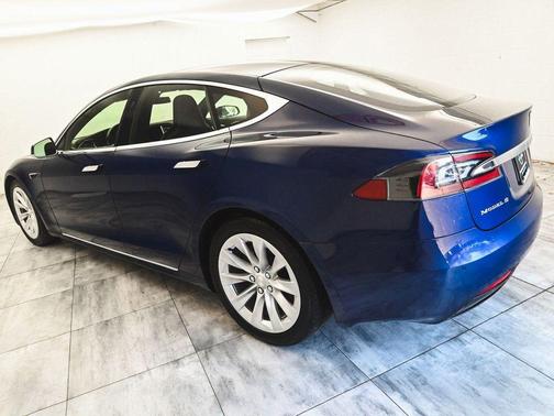 2016 Tesla Model S 75D