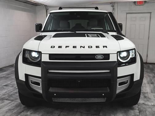 Fuji White 2022 Land Rover Defender 110 SE