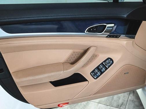 2013 Porsche Panamera 4