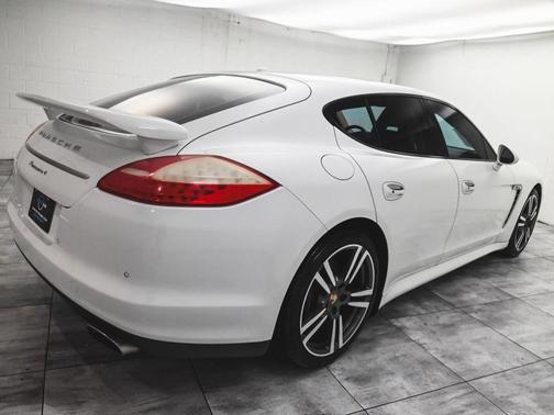 2013 Porsche Panamera 4