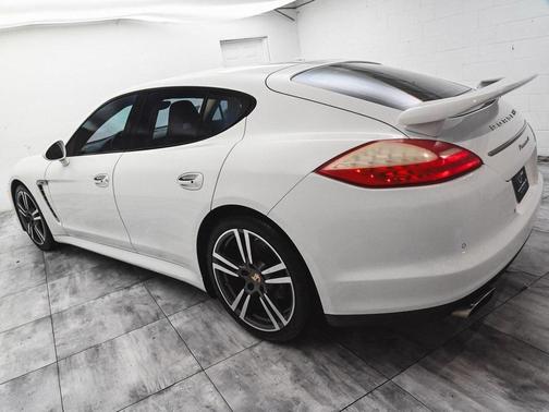 2013 Porsche Panamera 4