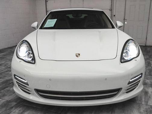 2013 Porsche Panamera 4