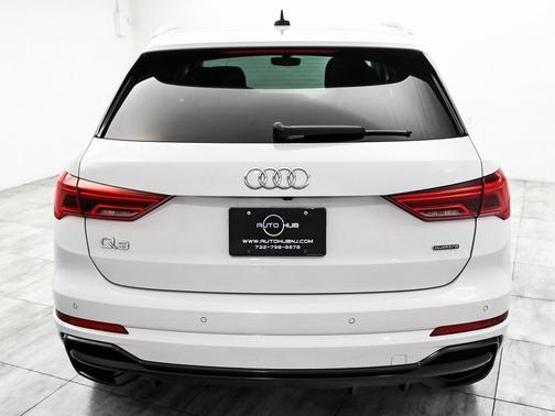 2022 Audi Q3 45 S line Premium