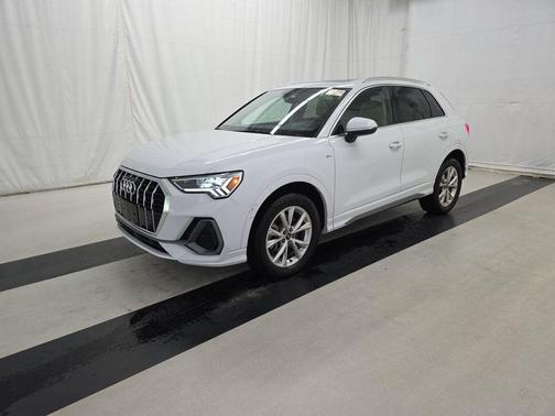 2022 Audi Q3 45 S line Premium