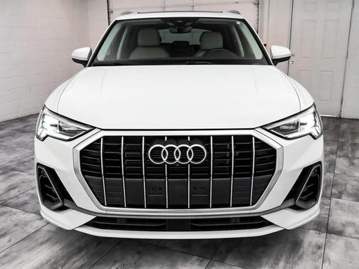 2022 Audi Q3 45 S line Premium