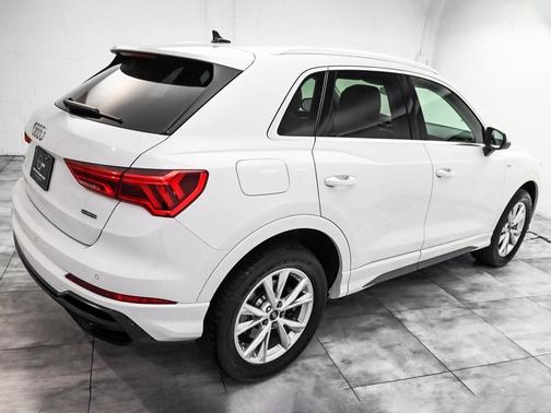 2022 Audi Q3 45 S line Premium