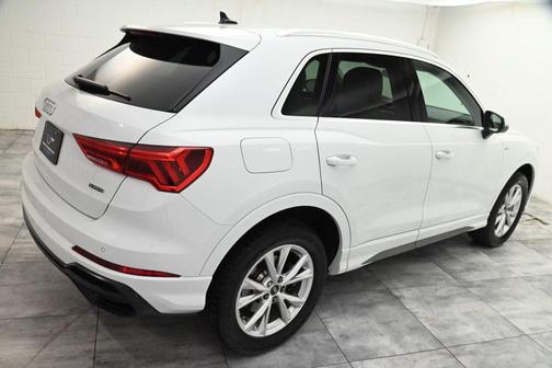 2022 Audi Q3 45 S line Premium