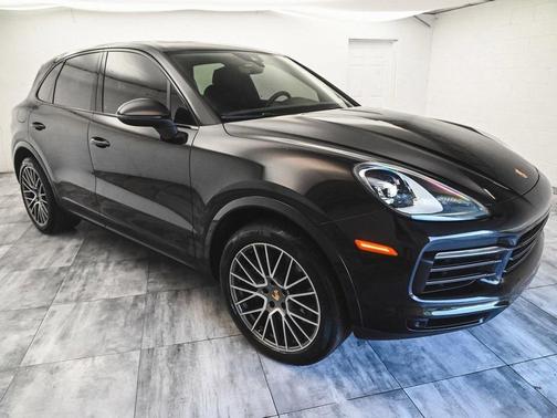 2023 Porsche Cayenne Platinum Edition