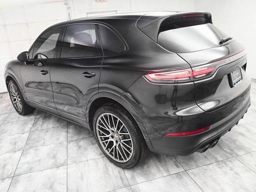 2023 Porsche Cayenne Platinum Edition