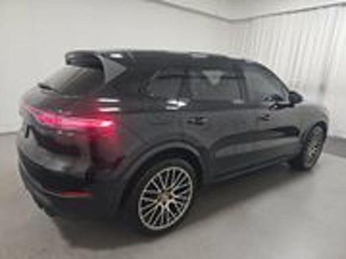 2023 Porsche Cayenne Platinum Edition