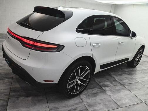 2023 Porsche Macan Base