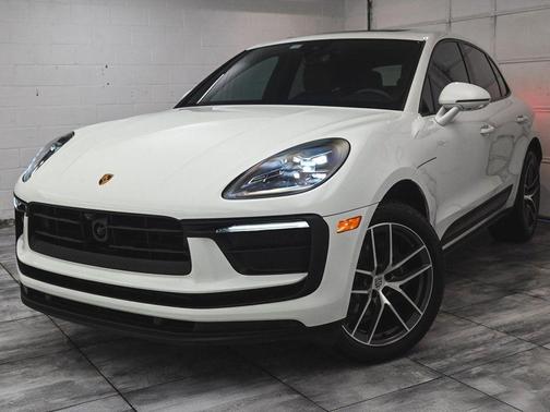 2023 Porsche Macan Base