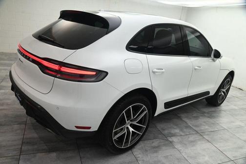 2023 Porsche Macan Base