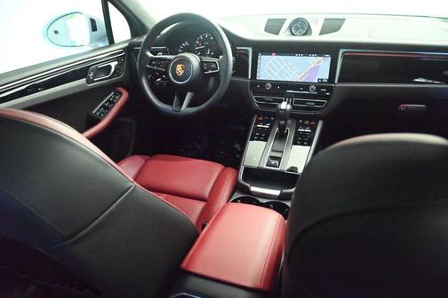 2023 Porsche Macan Base