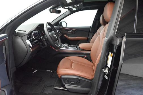 2025 Audi Q8 55 Premium