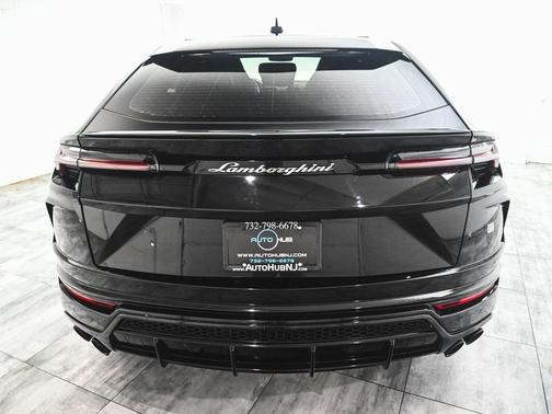 2020 Lamborghini Urus Base