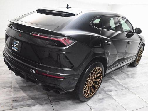 2020 Lamborghini Urus Base