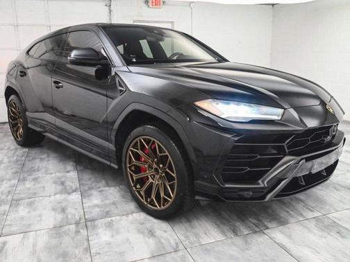 2020 Lamborghini Urus Base