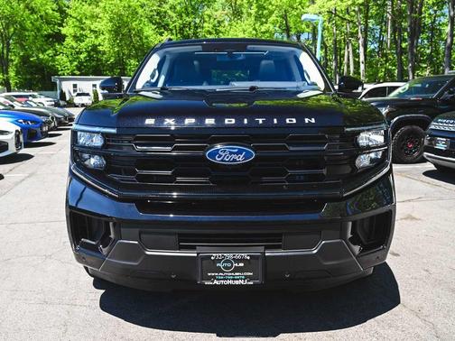 Agate Black Metallic 2025 Ford Expedition Active