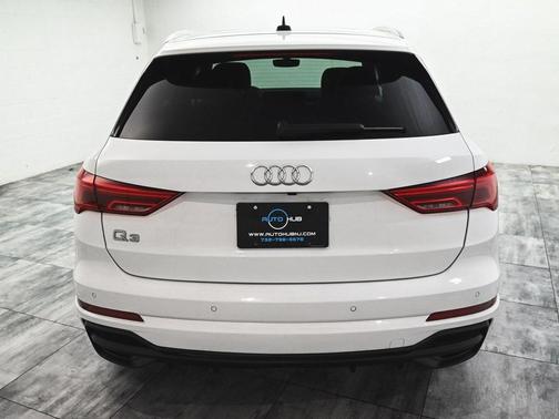 2022 Audi Q3 45 S line Premium