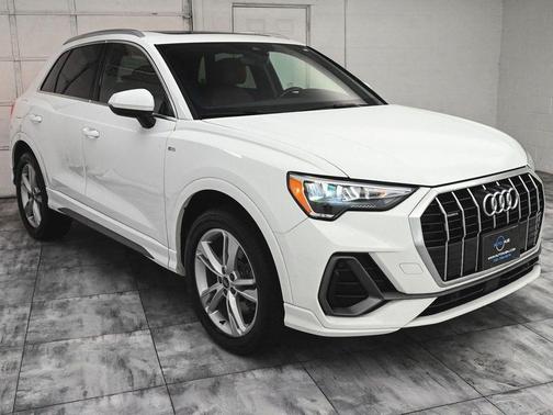 2022 Audi Q3 45 S line Premium