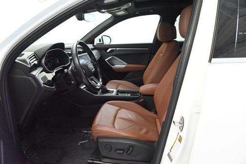 2022 Audi Q3 45 S line Premium