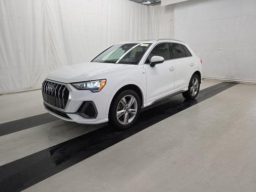 2022 Audi Q3 45 S line Premium
