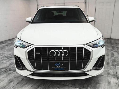 2022 Audi Q3 45 S line Premium