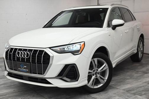 2022 Audi Q3 45 S line Premium