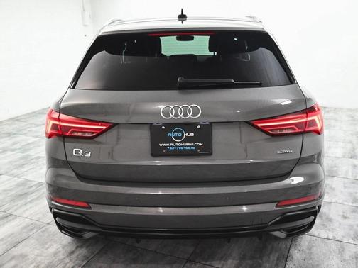 2022 Audi Q3 45 S line Premium