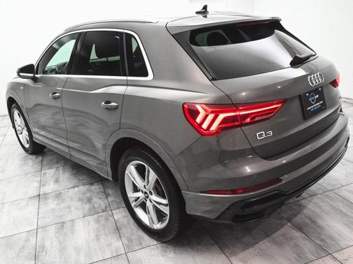 2022 Audi Q3 45 S line Premium