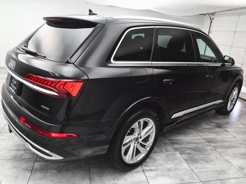 2024 Audi Q7 45 Premium