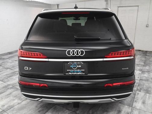 2024 Audi Q7 45 Premium