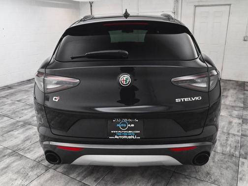 2024 Alfa Romeo Stelvio Ti
