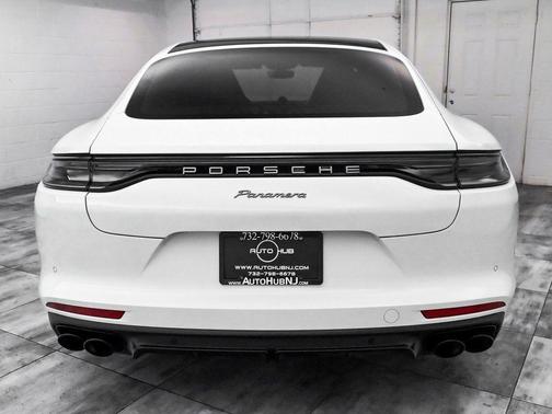 2022 Porsche Panamera Platinum Edition