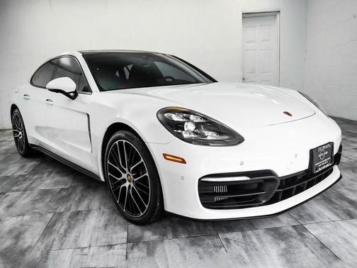 2022 Porsche Panamera Platinum Edition
