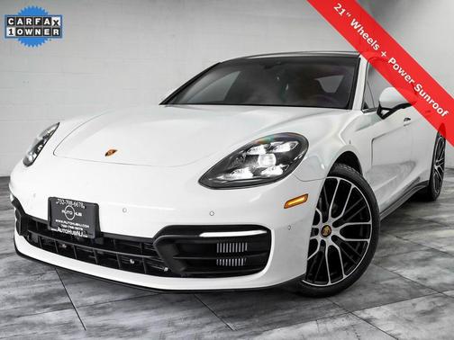 2022 Porsche Panamera Platinum Edition