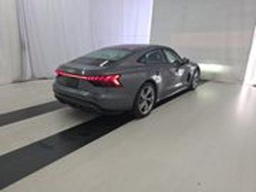 2024 Audi e-tron GT Premium Plus