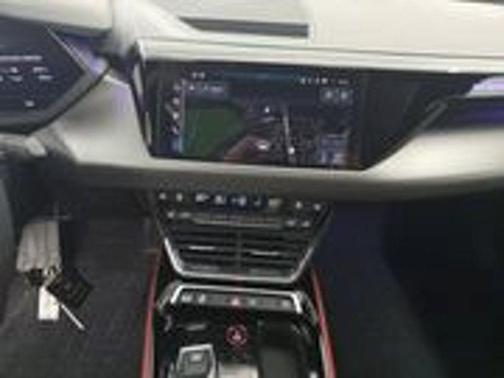2024 Audi e-tron GT Premium Plus