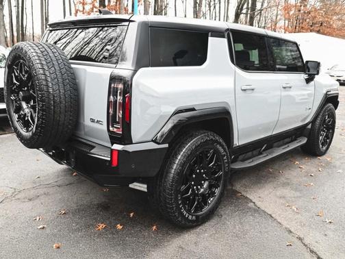 2024 GMC HUMMER EV SUV 2X