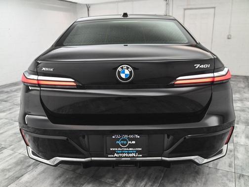 2024 BMW 740 i xDrive