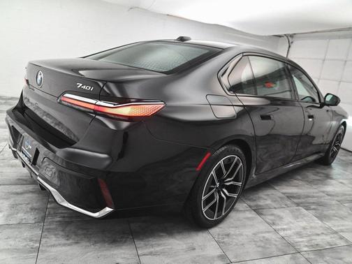 2024 BMW 740 i xDrive