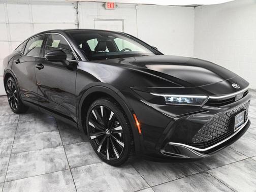 2025 Toyota Crown Platinum