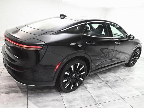 2025 Toyota Crown Platinum