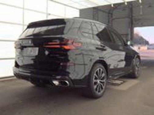Black Sapphire Metallic 2026 BMW X5 xDrive40i