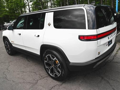 2022 Rivian R1S Launch Edition