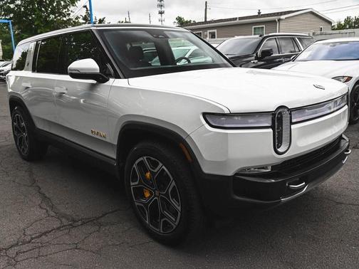 2022 Rivian R1S Launch Edition