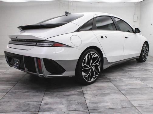 2023 Hyundai IONIQ 6 SEL